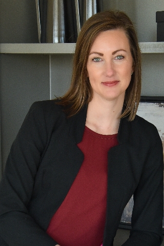 Angela Leslie