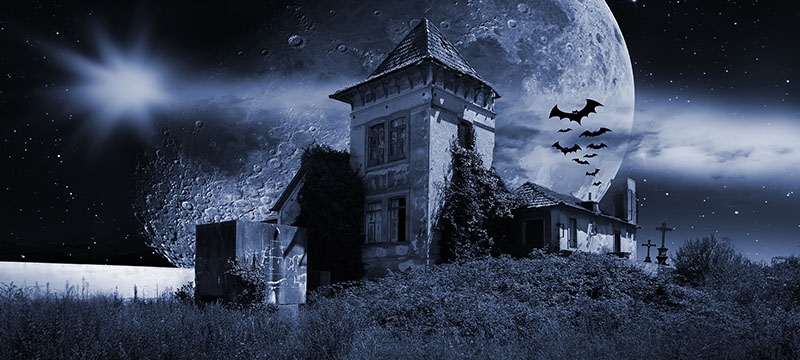 These Five Hauntingly Cool and Creepy Houses are Fit for Halloween!