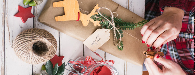 'Tis the Season for DIY! Find 10 Homemade Holiday Decorating Ideas Here!