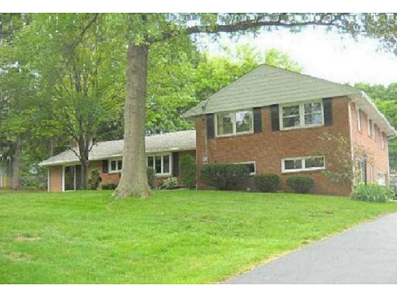 Debbie Sample Real Estate Agent Beaver Pa Berkshire Hathaway 139 Laurel Drive Brighton Twp Pa 15009