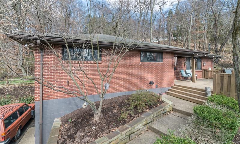 22 Riverview Drive, Leetsdale