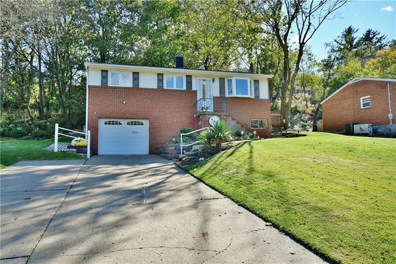 465 Torwood Lane, Pittsburgh (Pleasant Hills), PA 15236 Pleasant