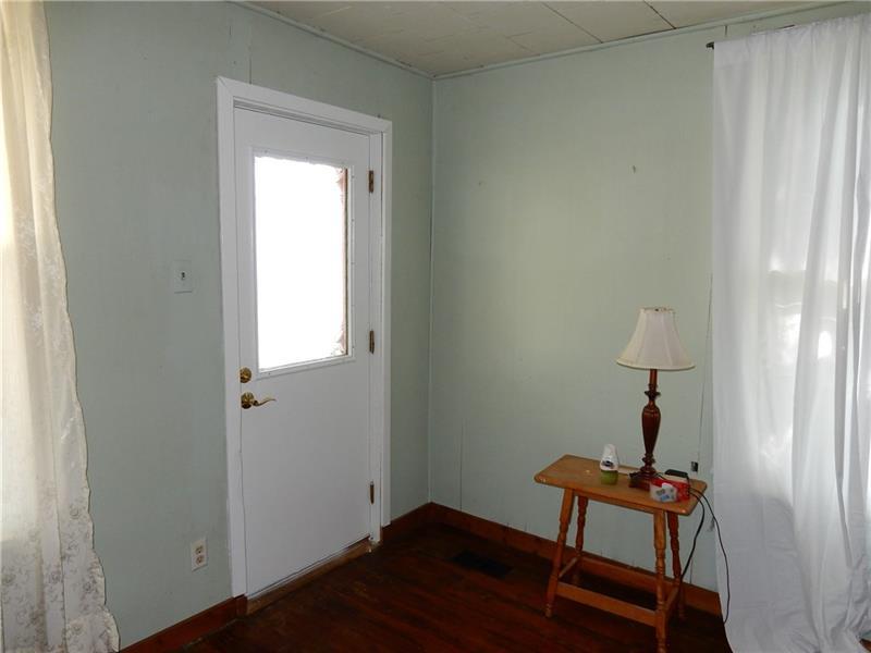 575 Meek Street Photo 3