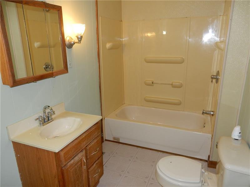 575 Meek Street Photo 4
