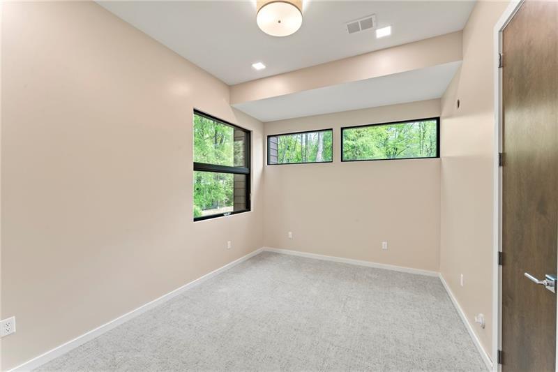 409 FOX CHAPEL ROAD  Photo 43