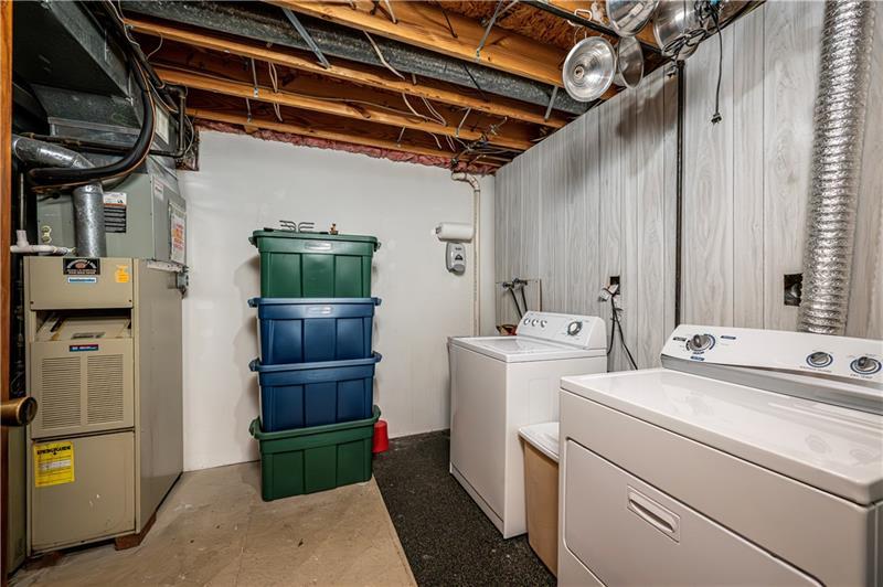 8960 Delaware Ave  Photo 30