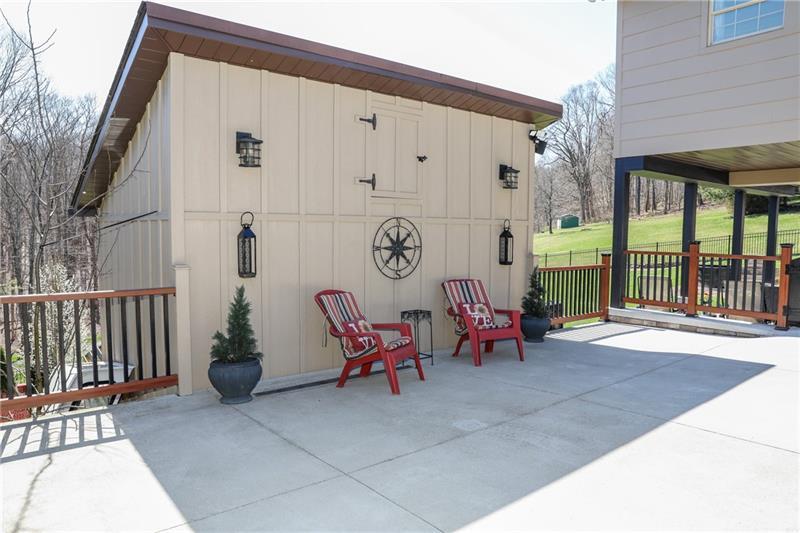 130 Singer Way  Photo 34