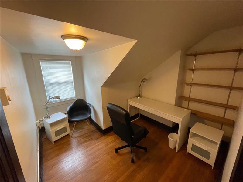 5870 Bartlett Photo 30