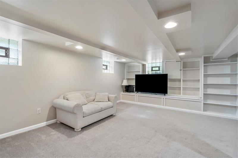 160 Grove Avenue  Photo 26