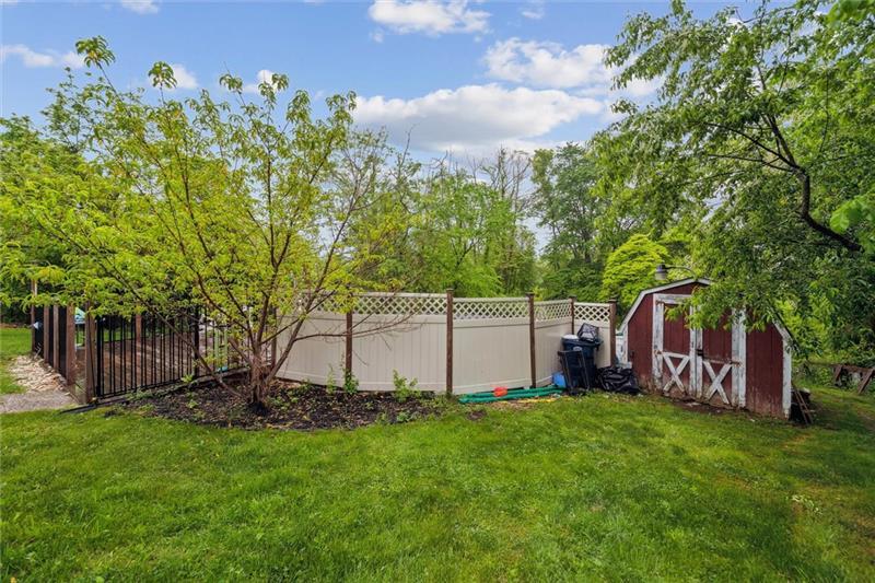301 Chestnut Lane  Photo 29
