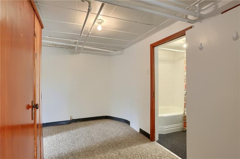 118 Brightwood Ave. Photo 38