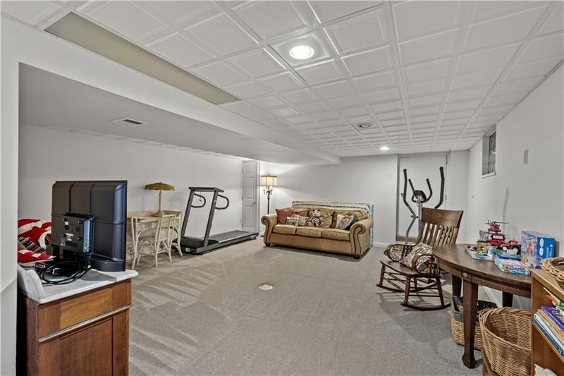 267 Thompsonville  Photo 31