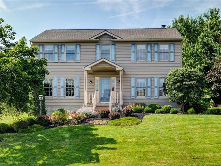 324 Green Fields Ct, Cranberry Twp