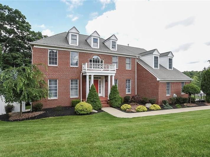 708 Tega Cay Dr, Aleppo