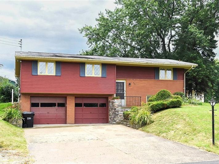 237 Alcott Dr, Ohio Township