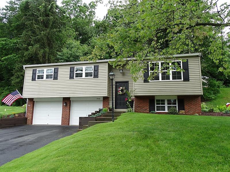 5948 Leprechaun Drive, Bethel Park