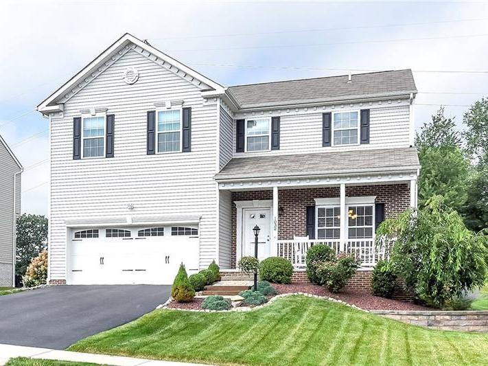 1032 Sweet Brier Dr, Hopewell Township