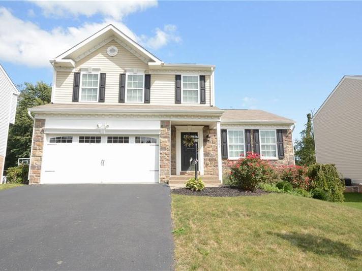 1401 Lucia Dr, Canonsburg