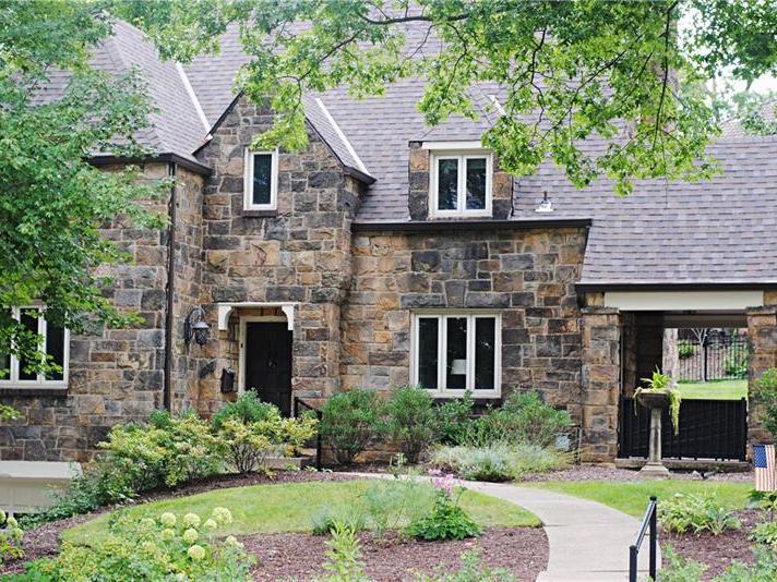 28 Mayfair Dr, Mt. Lebanon