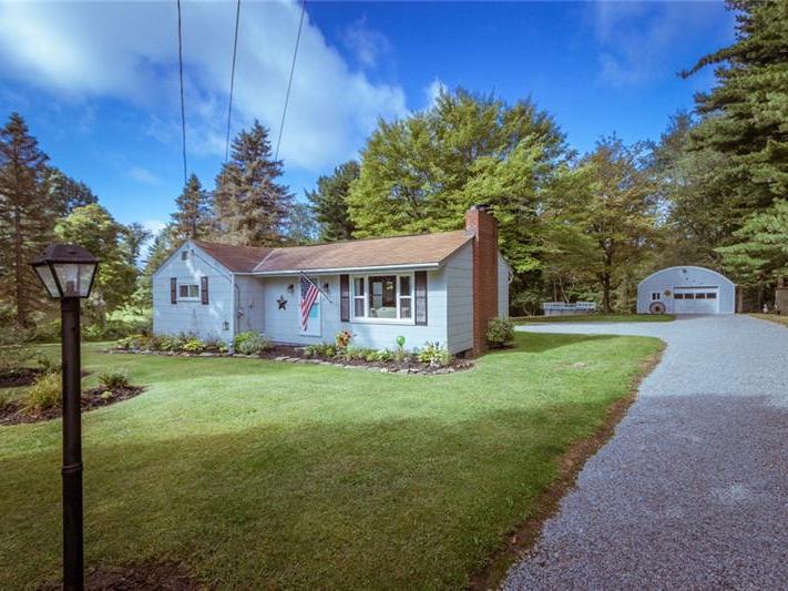 820 Barclay Hill Rd, Brighton Township