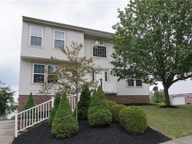 605 Fieldstone Drive, Moon-Crescent Twp