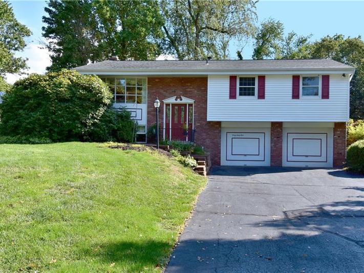 4064 Tall Timber Dr, Hampton