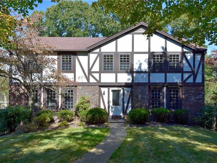 2433 Bellwood Drive, Franklin Park
