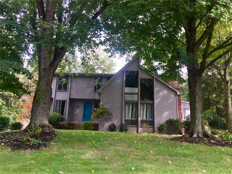 1821 Taper Dr., Upper St. Clair