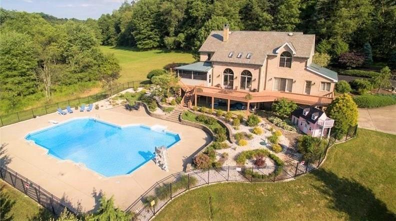 250 Minich Road, Center Twp