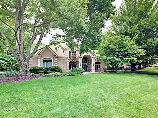 105 Lyndhurst Cir, Pine Twp