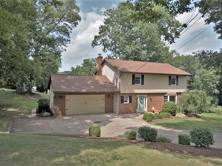 205 South Drive, Center Twp