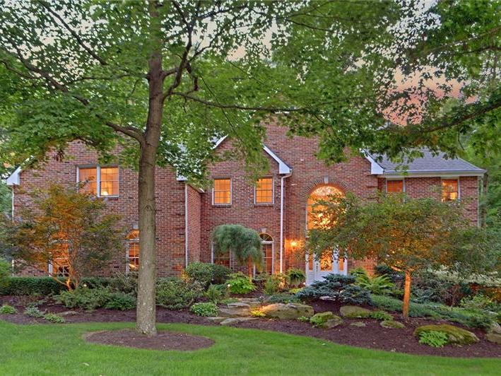 400 Woodhaven Dr, Pine Twp