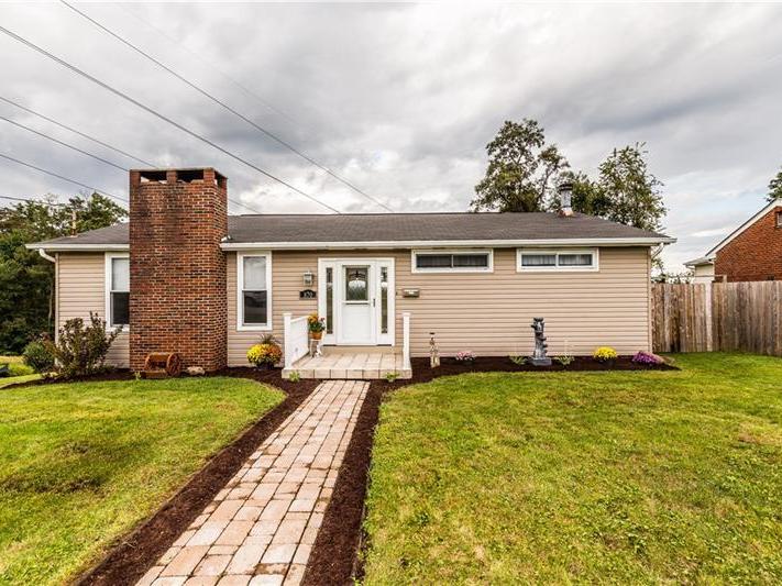 870 Quaker Drive, North Huntingdon