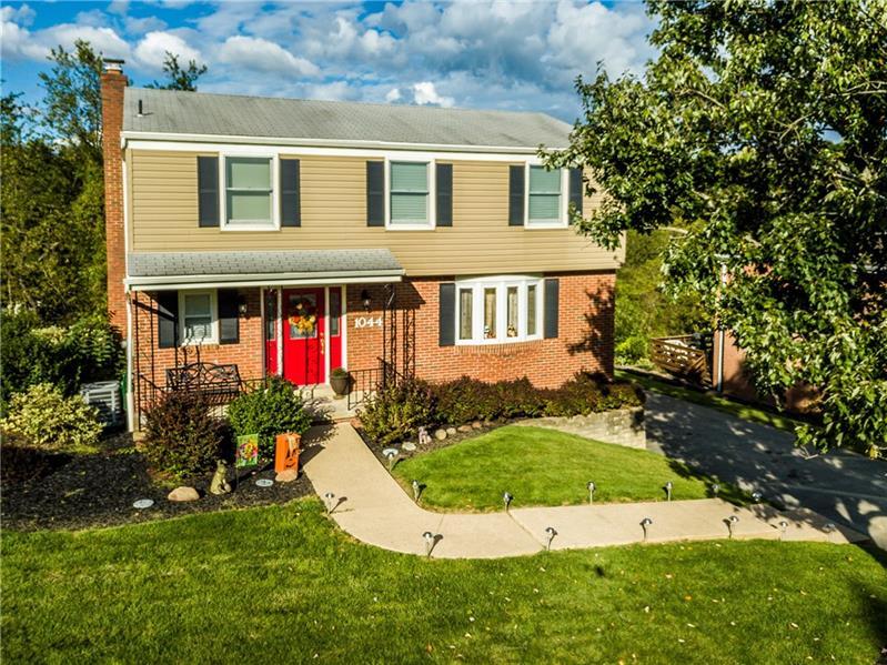 1044 Old Post Rd, South Park