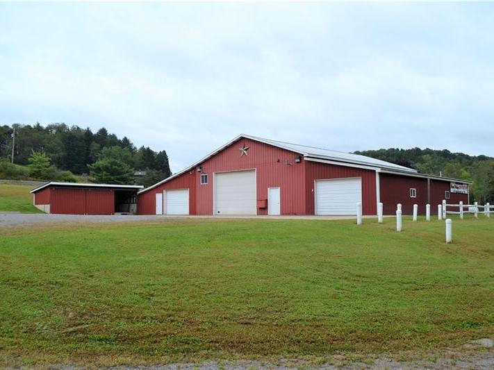 365 Sunken Valley Rd, Plumcreek Twp