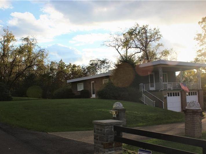 1157 Loyal Drive, Jefferson Hills