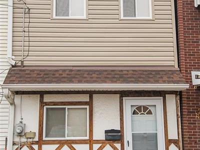 215 Joliet Way, Bloomfield