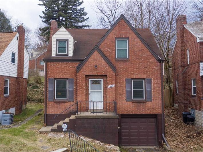 220 Burdine Ave, Brentwood