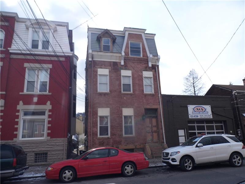 2228 Sarah St, South Side