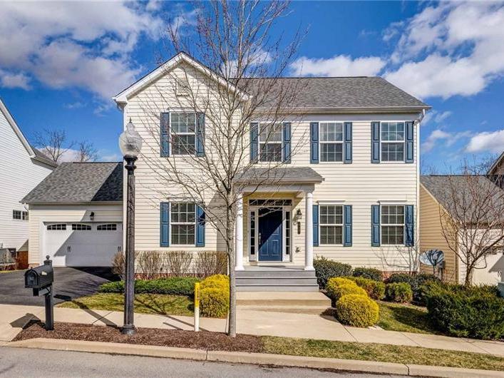 517 Paddington Ln, Cranberry Twp