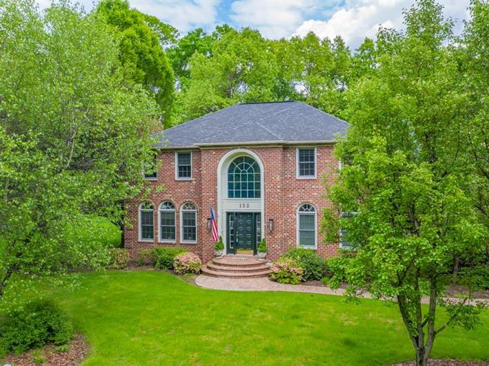 152 Lakewood Road, Unity Twp