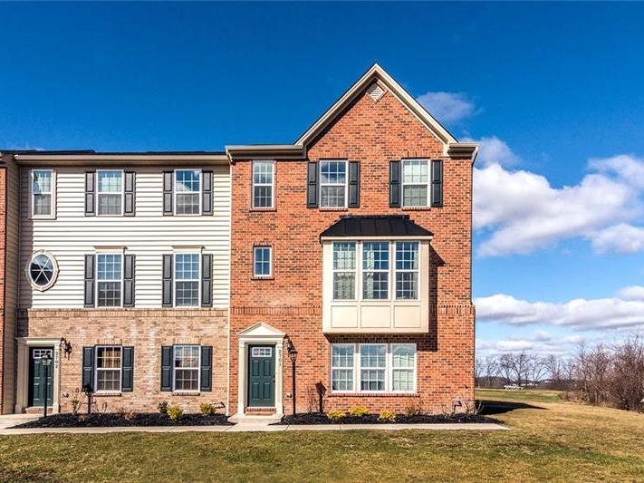 2701 Pointe View Dr, Adams Twp