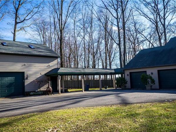 110 Sarra Ln, Connoquenessing Twp