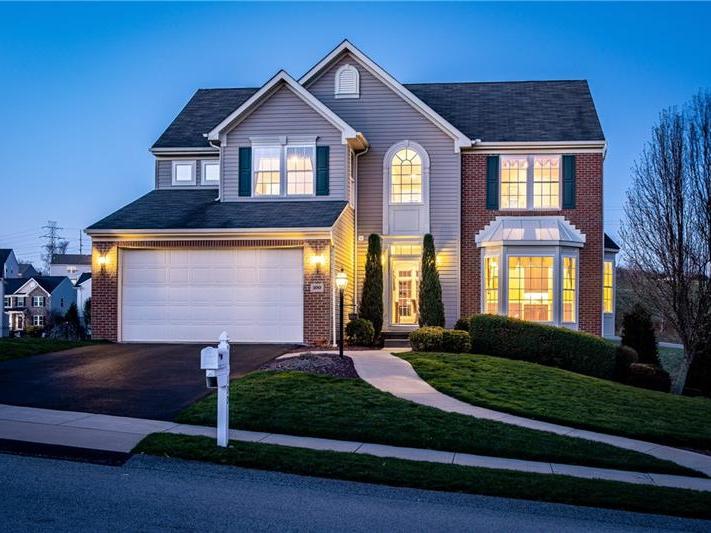 100 Stirling Dr, Plum Boro