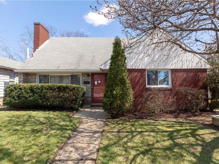 1867 Warriors Rd, Banksville - Westwood