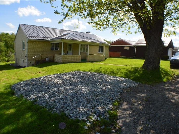 1414 Elm Dr, Forward Twp