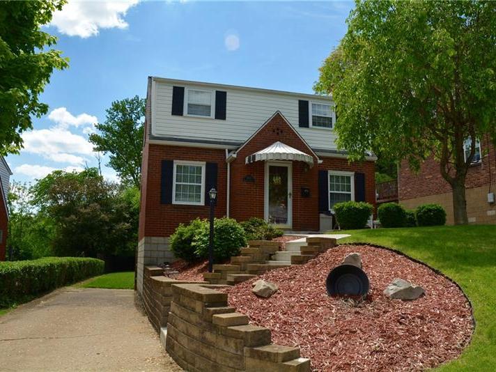 830 Newport Dr, Baldwin Twp