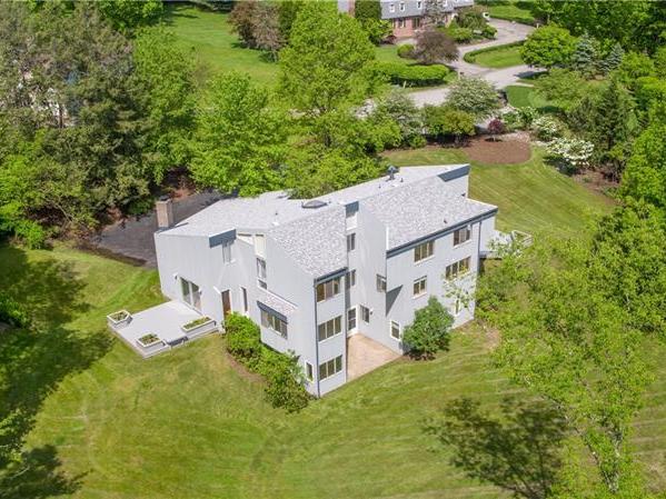 15 Wedgewood Lane, Fox Chapel