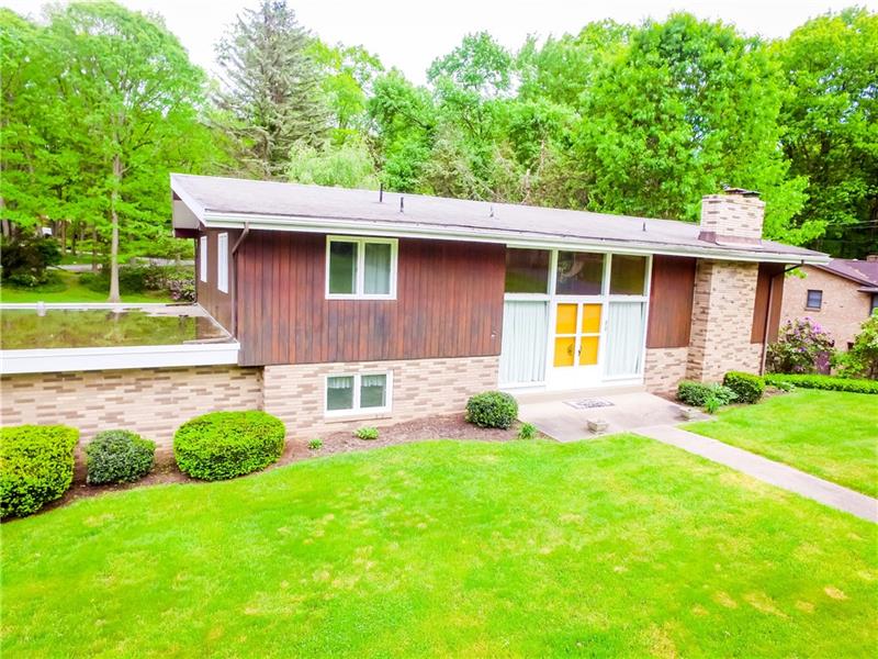 212 Cherokee, Center Twp