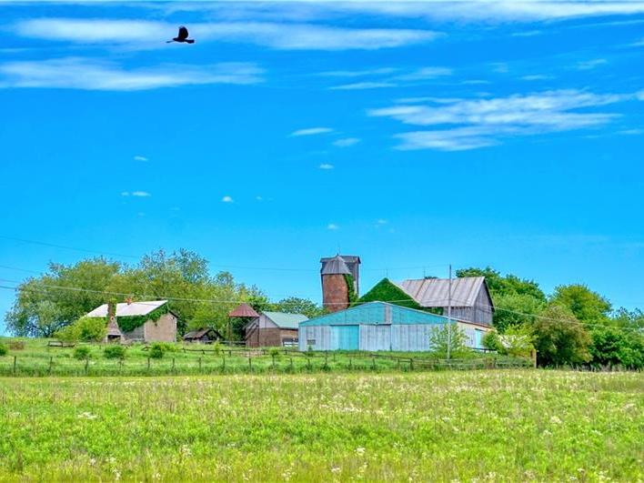 422 Marwood Road, Winfield Twp